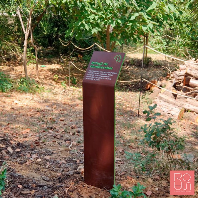 Faristol Petit d'acer per Parcs dins la ciutat